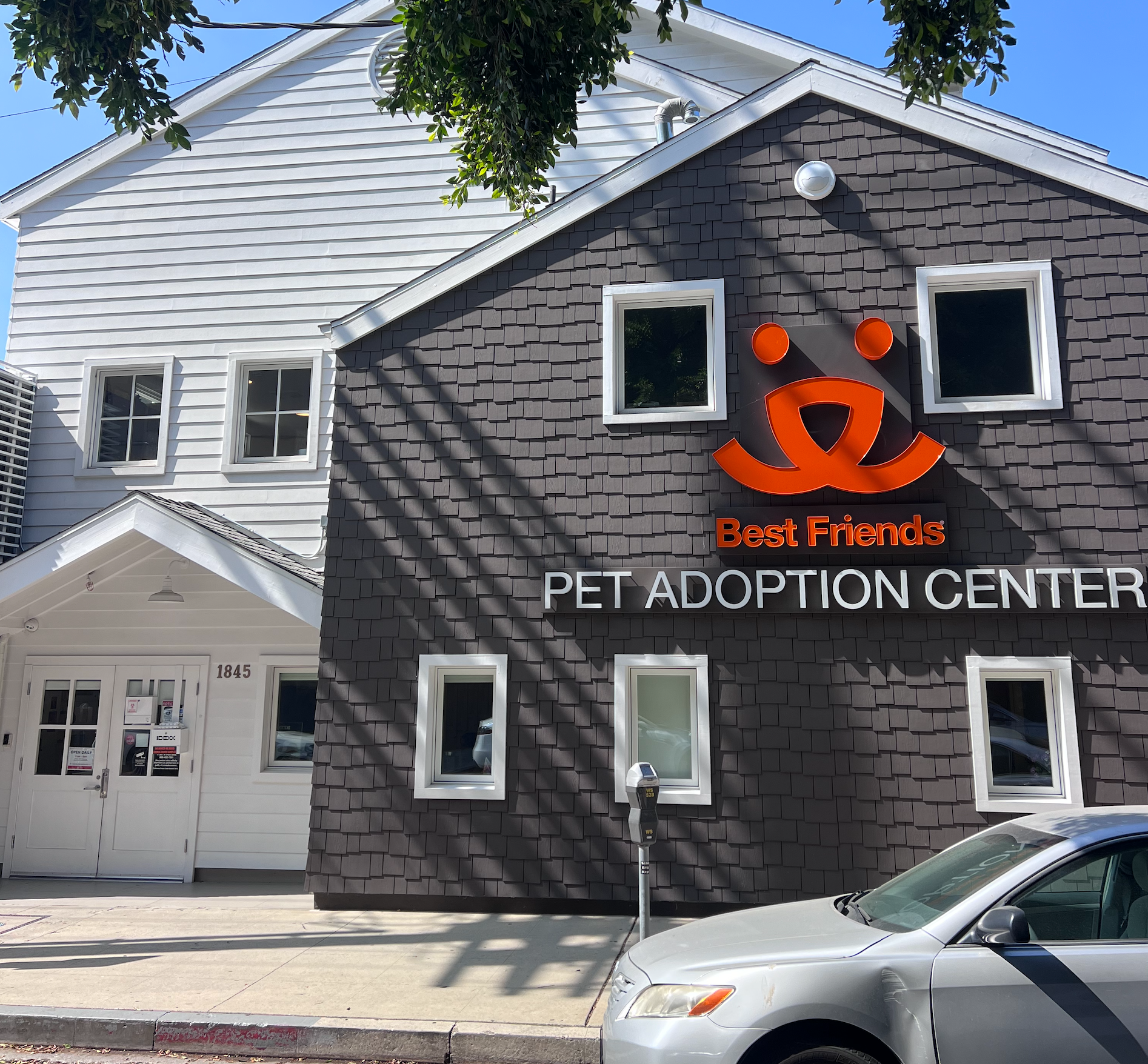 The Cult of America’s Largest Animal Rescue