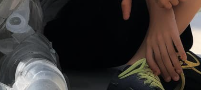 A dangling thumb